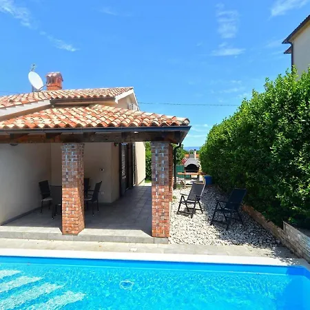 Mit Privatpool Fuer 5 Personen Ca 80 Qm In Liznjan, Istrien Suedkueste Von Istrien Holiday home Liznjan