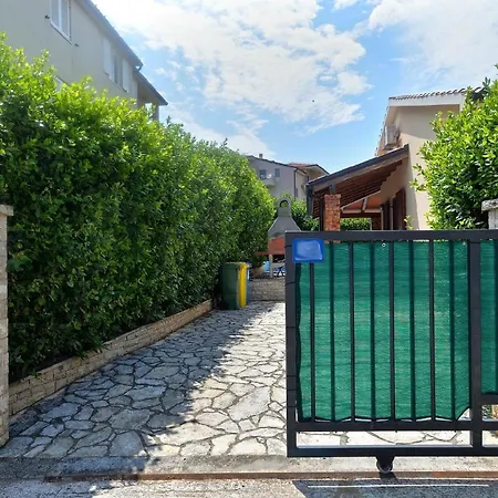 Holiday home Mit Privatpool Fuer 5 Personen Ca 80 Qm In Liznjan, Istrien Suedkueste Von Istrien *